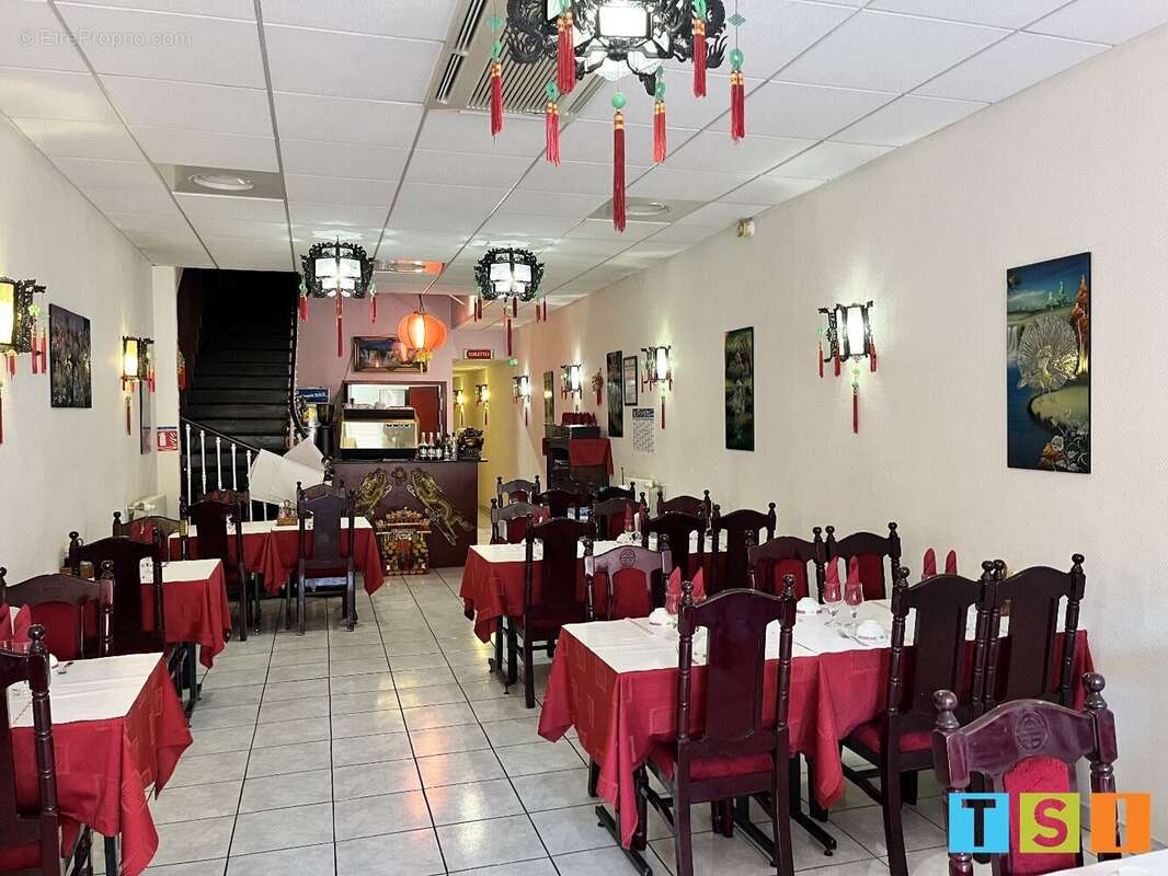 Immeuble bon état 300m² avec fonds de commerce restaurant - photo 3