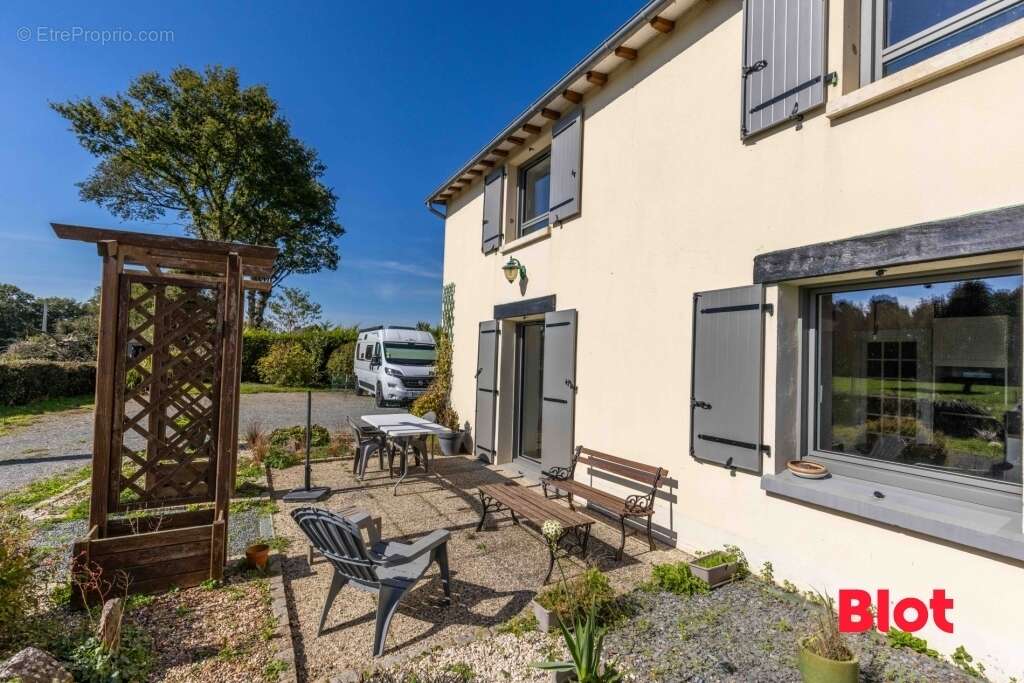 Maison à SAINT-MEDARD-SUR-ILLE