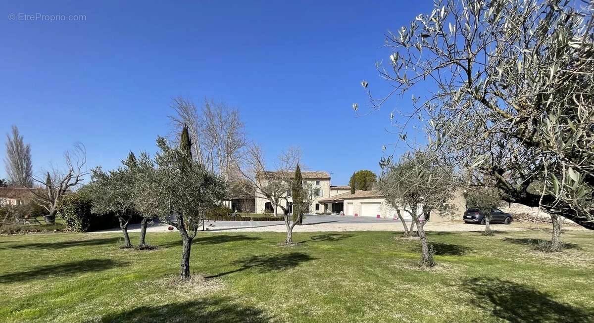 Maison à L&#039;ISLE-SUR-LA-SORGUE