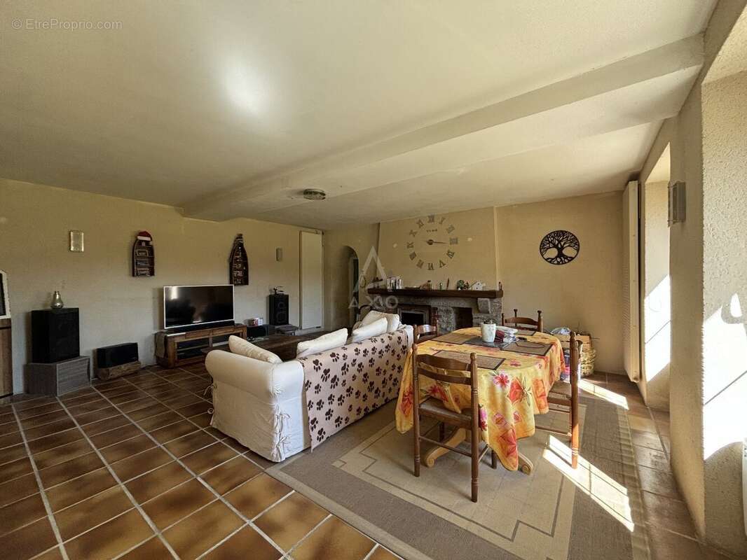 Maison à SAINT-DENIS-D'ANJOU