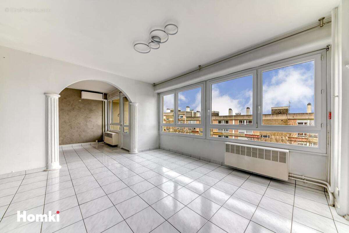 Appartement à OULLINS