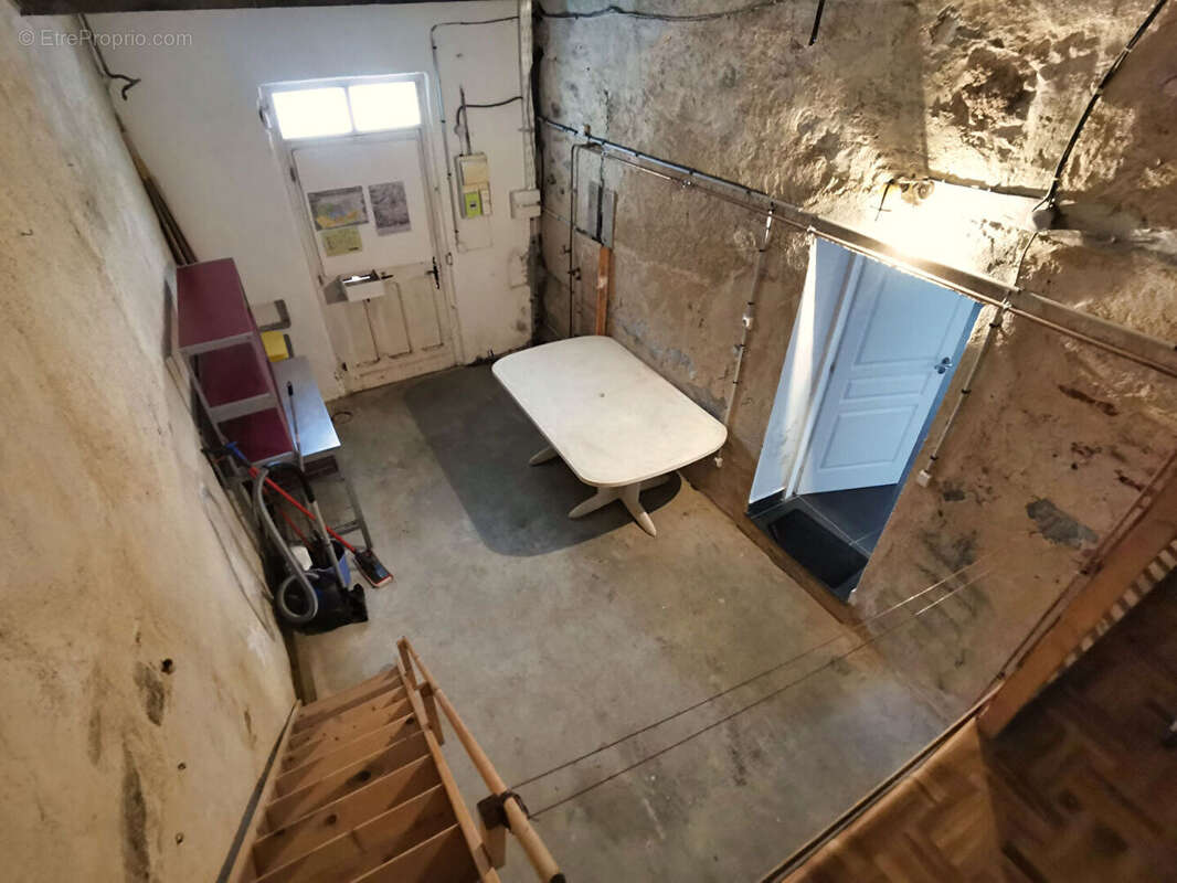 Maison à SAINT-LAURENT-DE-LA-SALANQUE