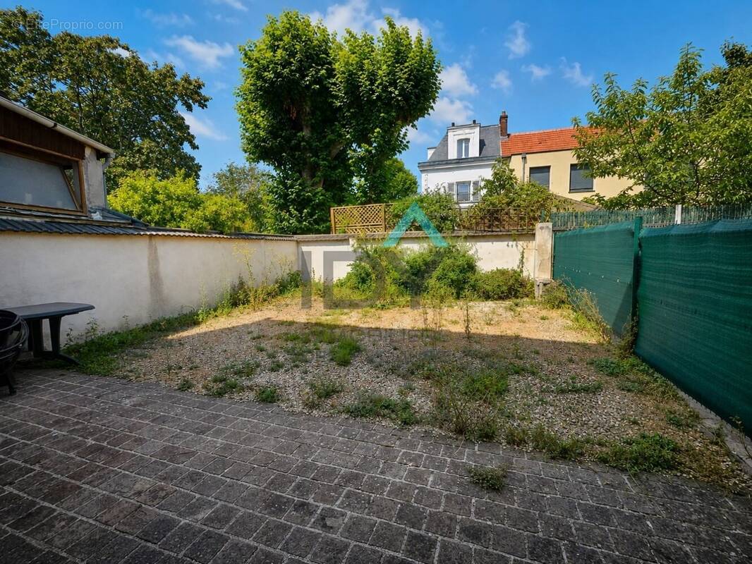 CHATOU - appartement 2 pièces avec jardin - photo 9