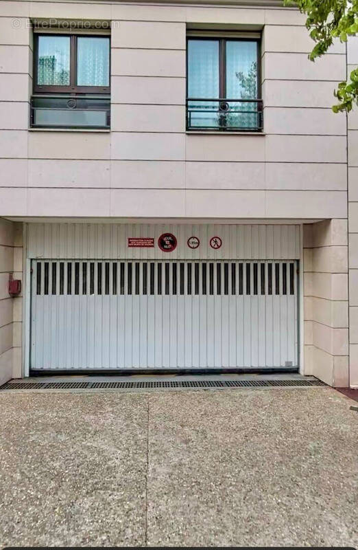 Parking à ISSY-LES-MOULINEAUX