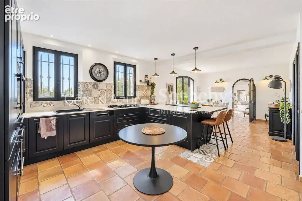 Tourrettes, bastide provençale de 196 m² avec piscine et parc de plus d’un hectare - photo 14