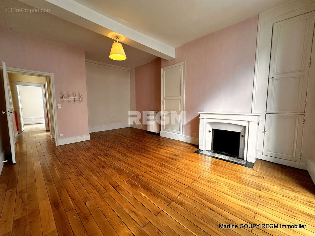 ORLEANS (45)   Centre / Cathédrale   Foncier sur 3 niveaux 360 m2 /sol - Investisseurs - photo 24