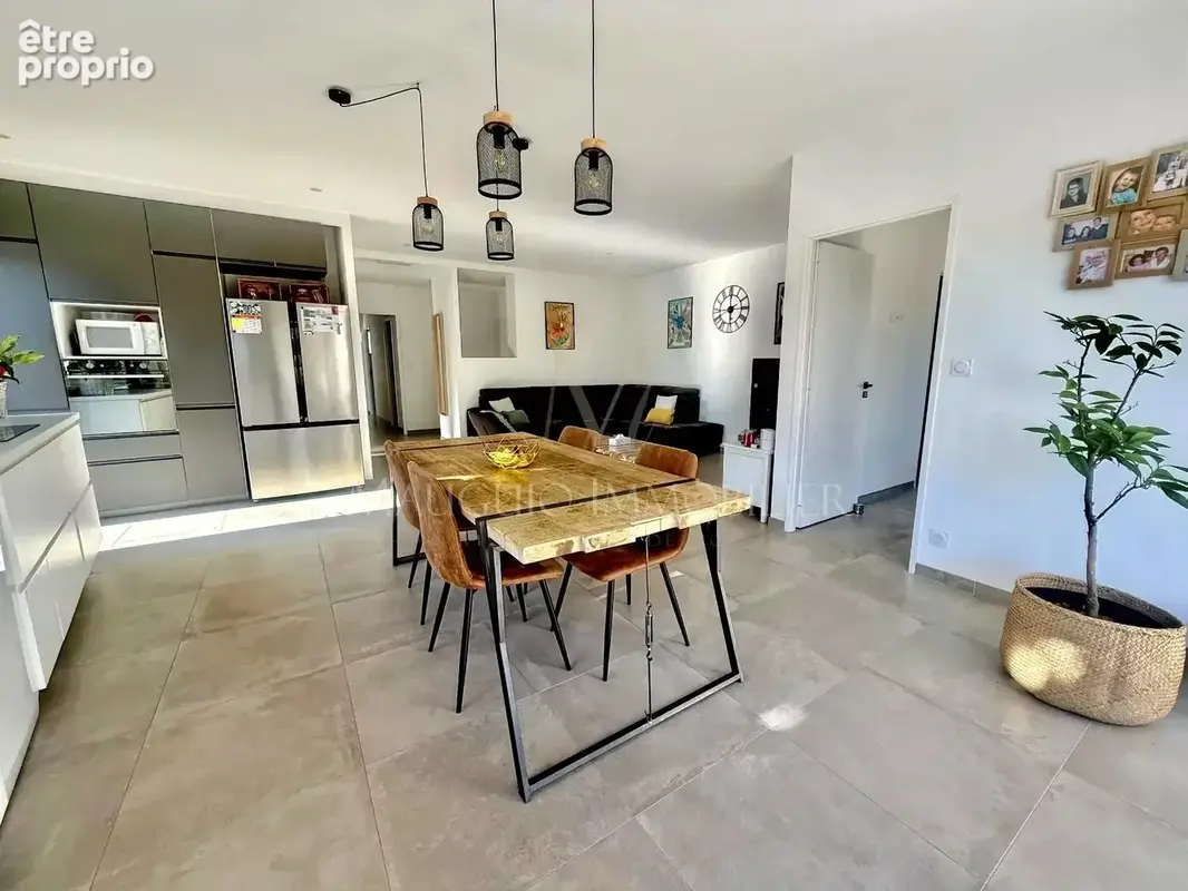 Maison de plain-pied F4 - Garage - Stationnements - photo 4