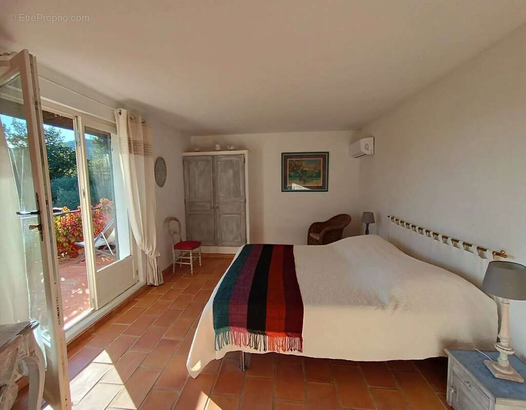 Maison à PUGET-VILLE