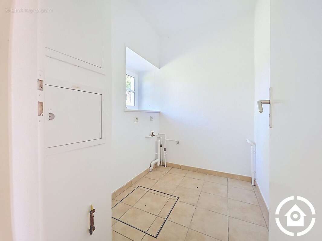 Maison à GENSAC-LA-PALLUE