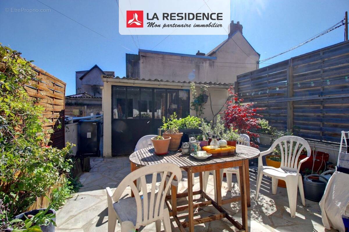 Maison à SAINT-ETIENNE-DU-ROUVRAY