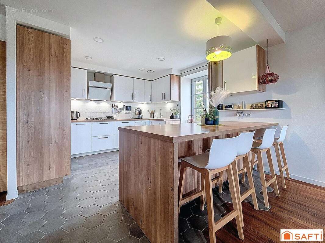 Photo 3 - Maison à THEIZE