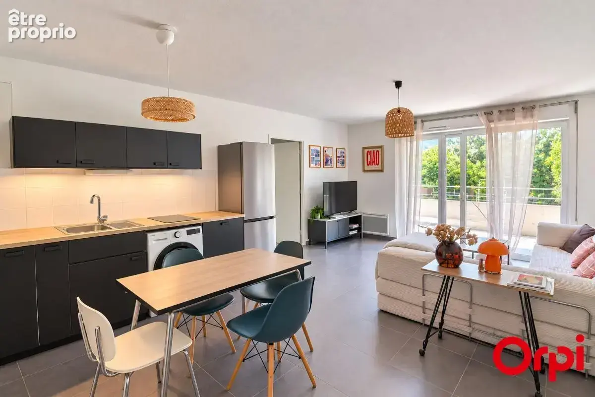 Appartement T3 - 2ème étage -  Résidence Carré Michelet + Terrasse + Place privée - Marseille 13009 - photo 2