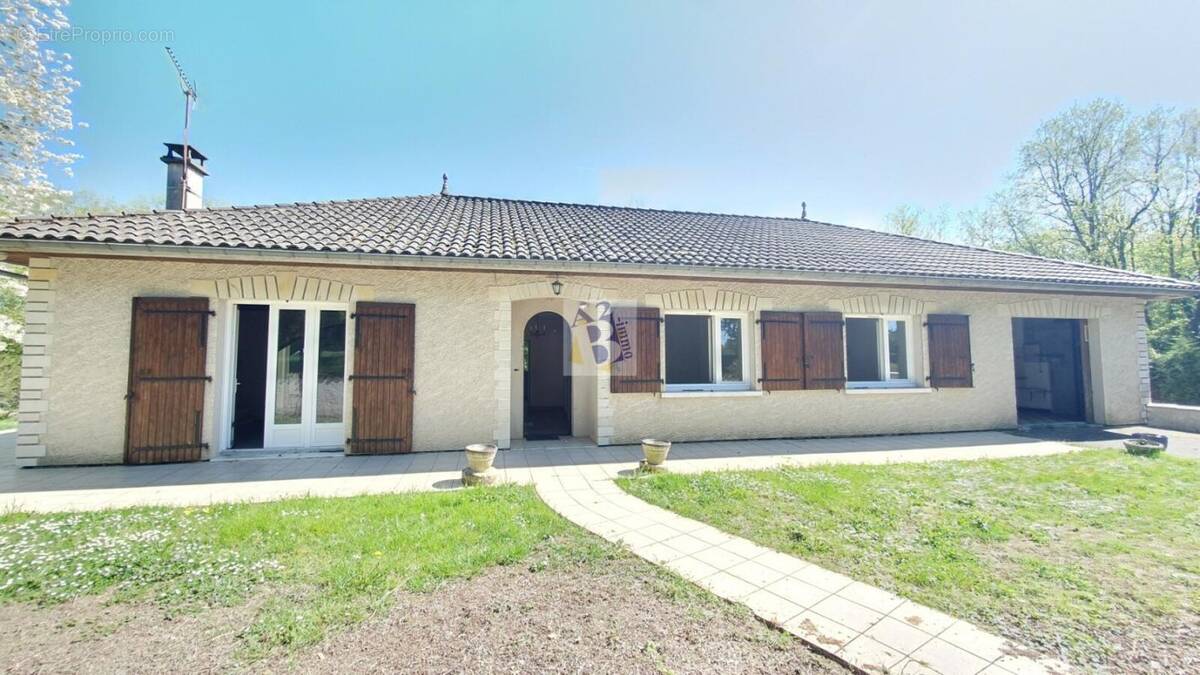 Maison à PUYMOYEN