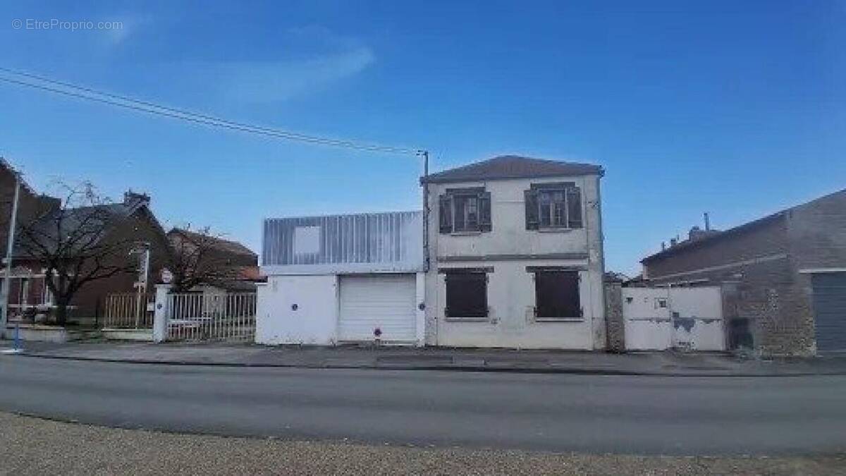 Photo 1 - Commerce à SINCENY