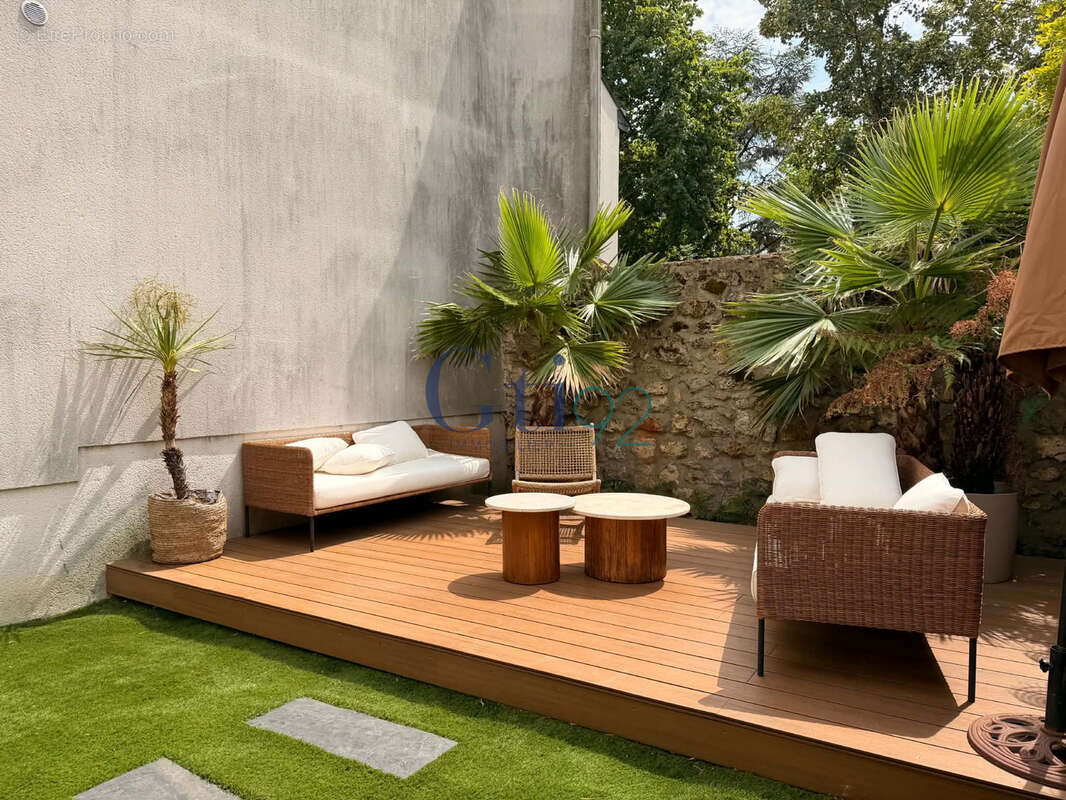 Maison recente avec un agreable jardin de plain pied - nombreux rangements ! - photo 3