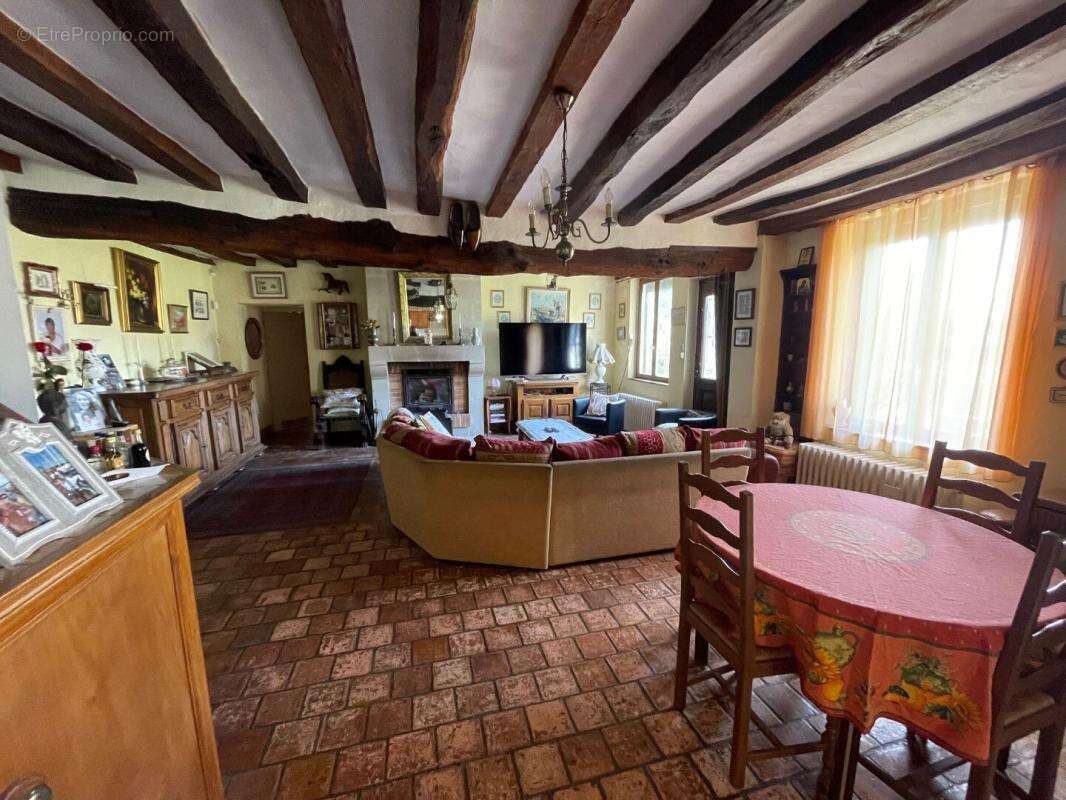 Maison à VILLEBERNIER
