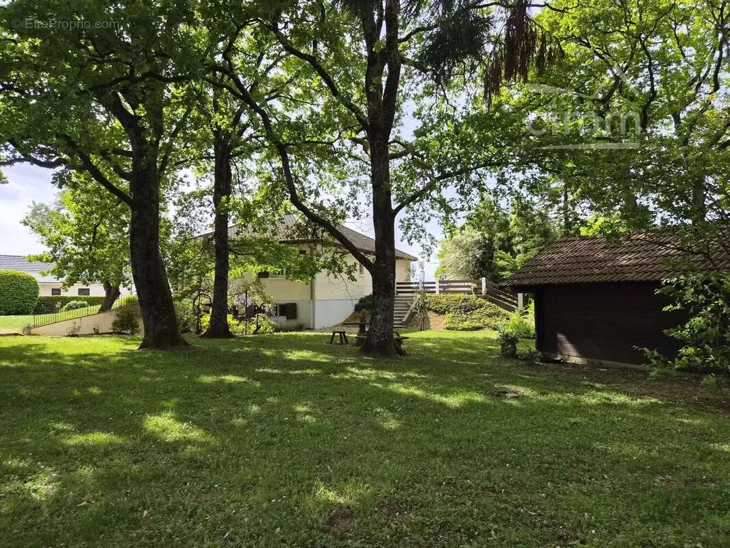 Maison à SAINT-ELOY-DE-GY