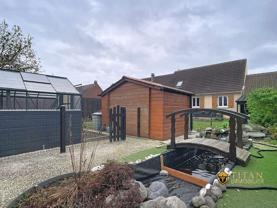 Maison semi-individuelle en semi plain-pied, 4 chambres, jardin, garage. Titan immobilier - Maison à COUDEKERQUE-BRANCHE