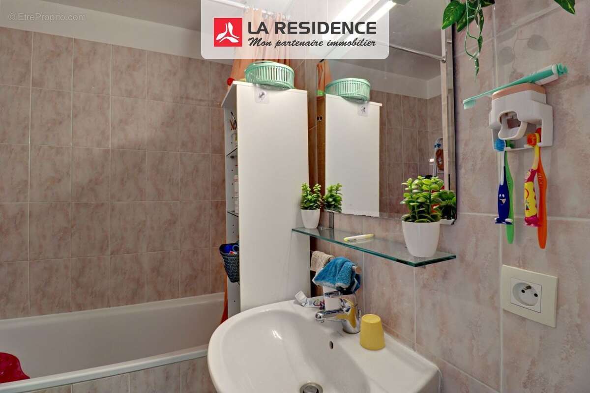 Appartement à CHANTELOUP-LES-VIGNES