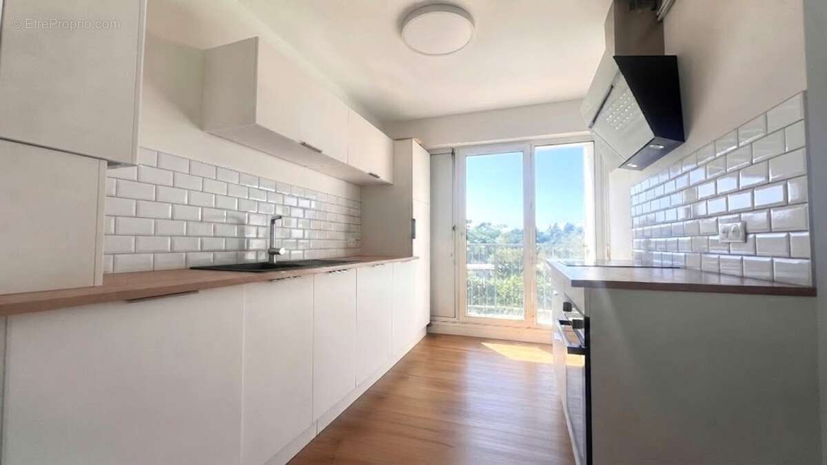 Quimper Ouest - Appartement T4 de 78 m² habitable - 1 loggia - avec vue panoramique sur la rivière de l’Odet - Une terrasse - Ca - photo 4
