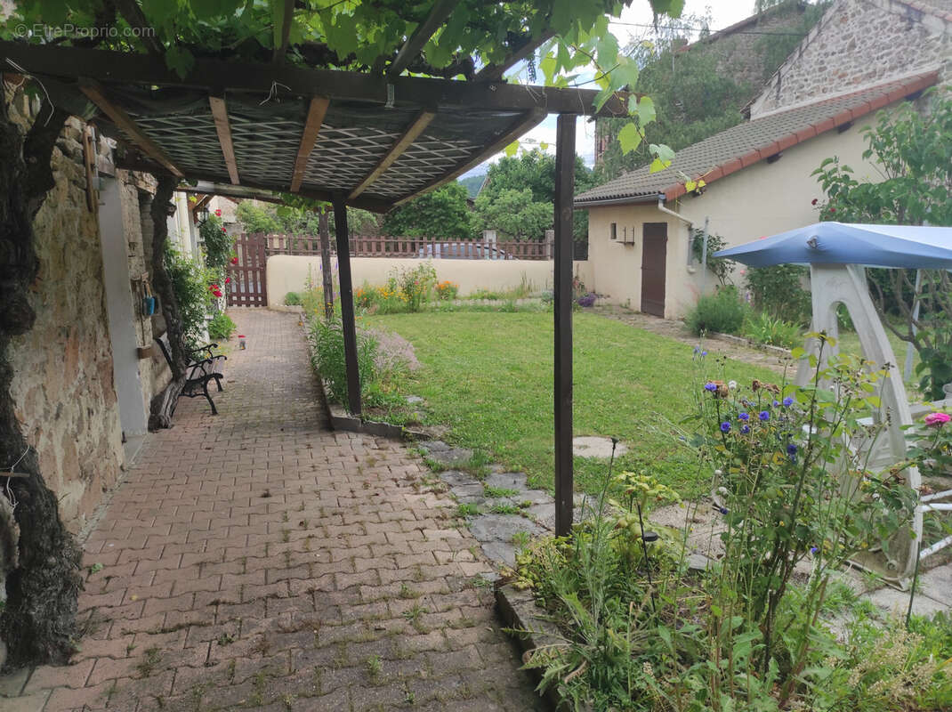 Maison à RETOURNAC