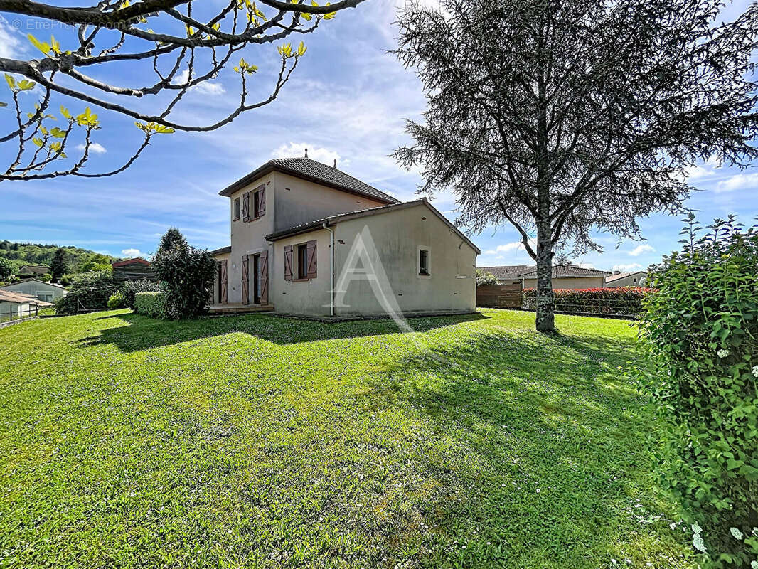 Maison à PRAYSSAC