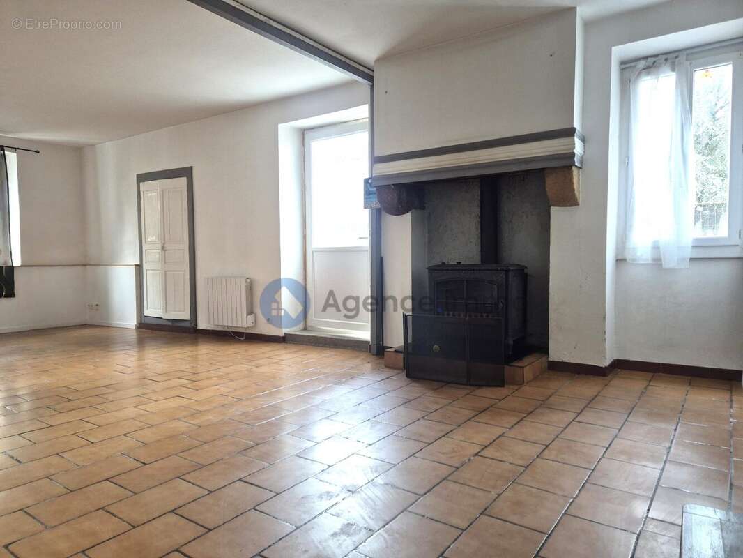 64190 Navarrenx Maison de 100m2 T4 à 140 000 - Maison à NAVARRENX
