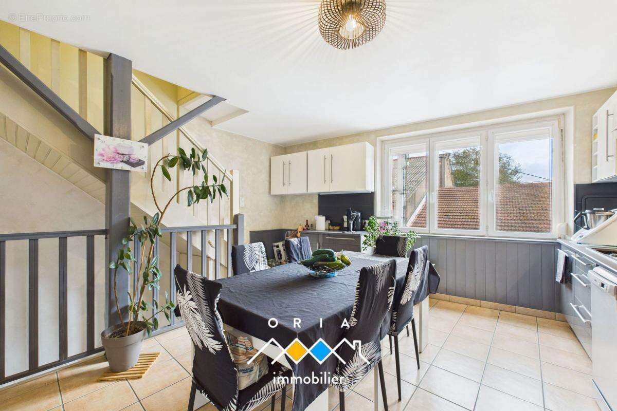 Maison à BAYONVILLE-SUR-MAD