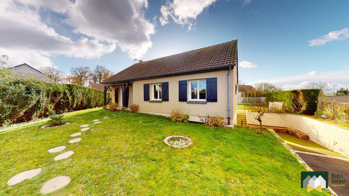 façade avant  - Maison à CLEVILLIERS