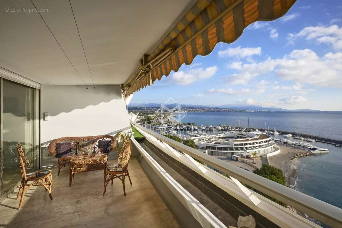 Appartement à VILLENEUVE-LOUBET