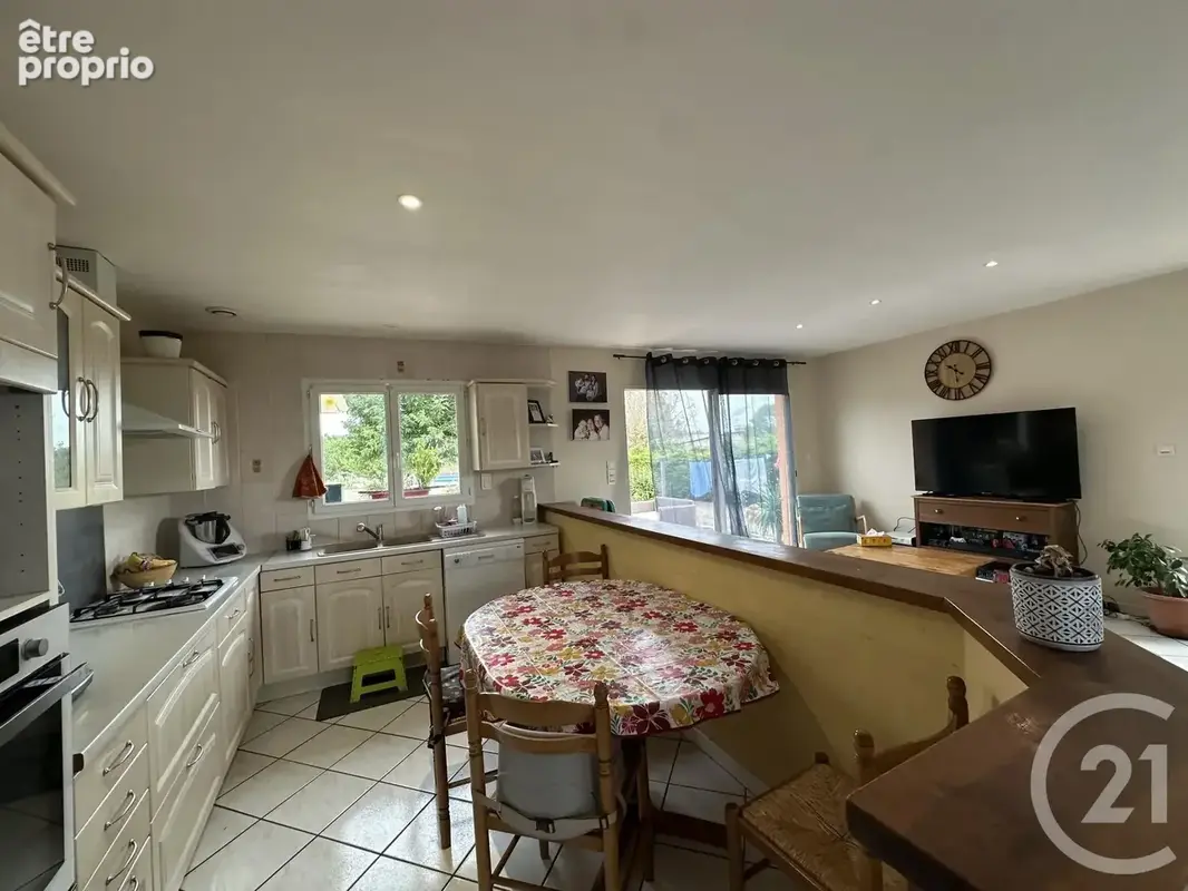Maison 6 pièces 133 m² à vendre à Lagorce (33230) - photo 3