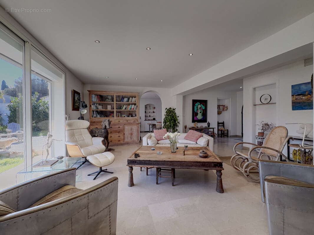 Maison à SIX-FOURS-LES-PLAGES