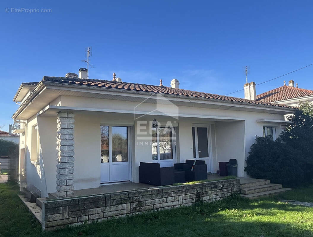 Maison à PINEUILH