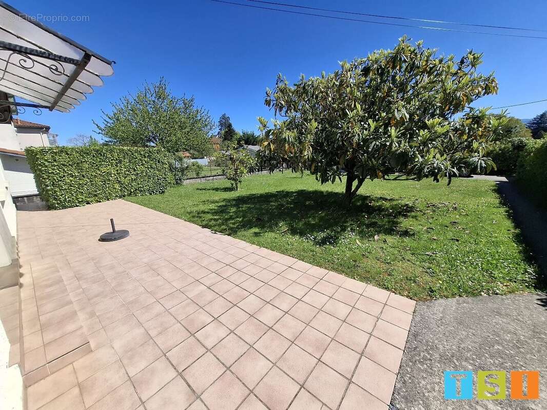 Maison à MONTREJEAU