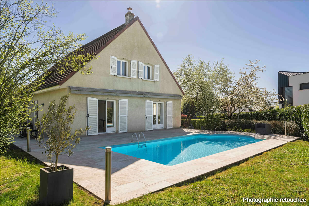 Maison Daix 7 pièce(s) 200 m2 - photo 3