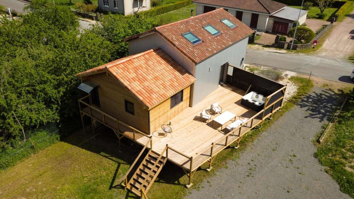 Maison à PIEGUT-PLUVIERS