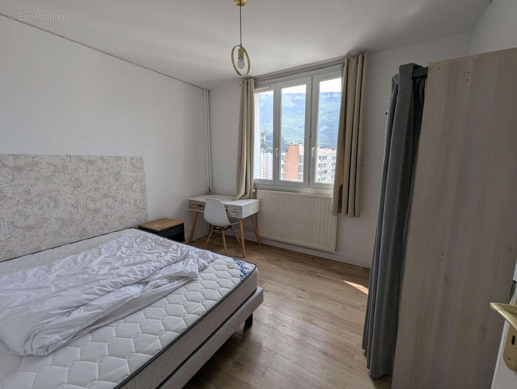 Appartement à FONTAINE