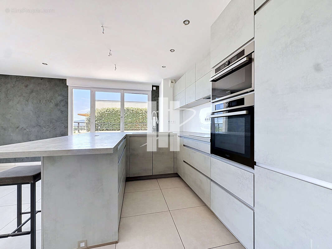 Appartement 3 pièces à vendre à fréjus   dernier étage avec 100 m2 de terrasses, piscine et parking - photo 7