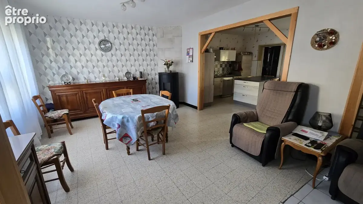 réf 4028 Maison de ville entretenue avec jardin secteur Ecole des Carrières - photo 2