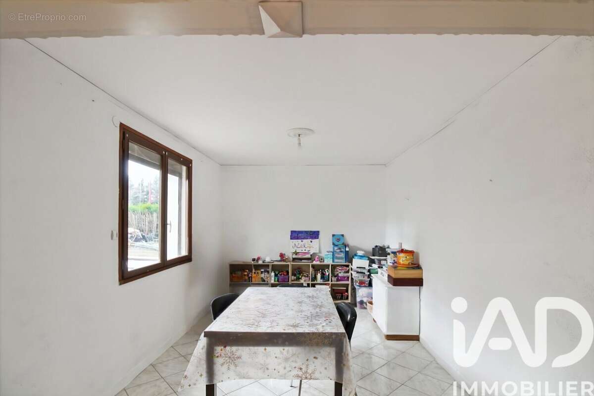 Photo 3 - Maison à MAROLLES-SUR-SEINE