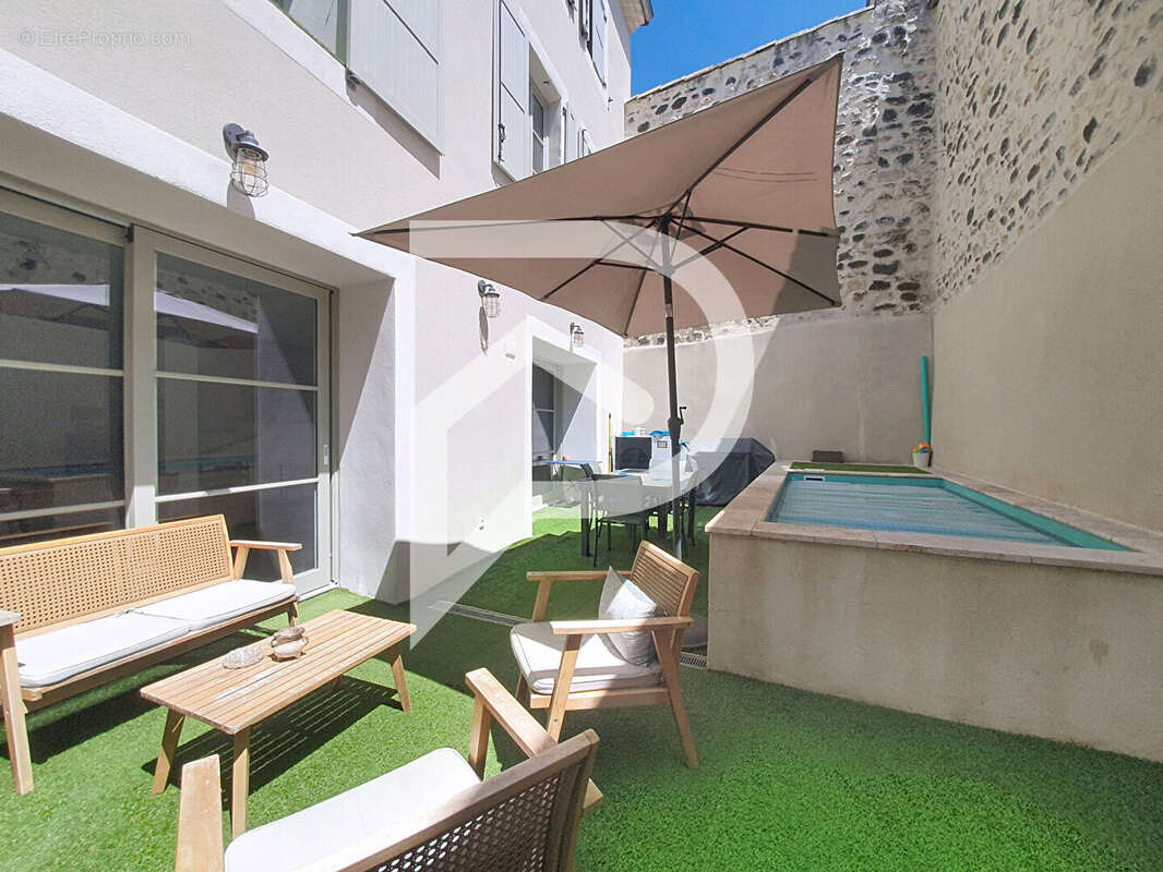 Maison à vendre Le Teil 8 pièce(s) 237 m2 - photo 4