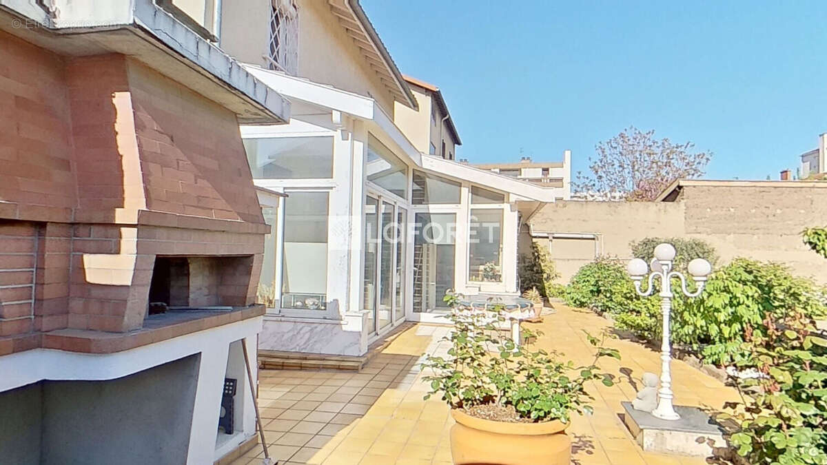 Maison à LYON-8E