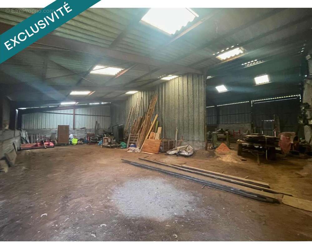 Photo 3 - Commerce à SAULZET-LE-FROID