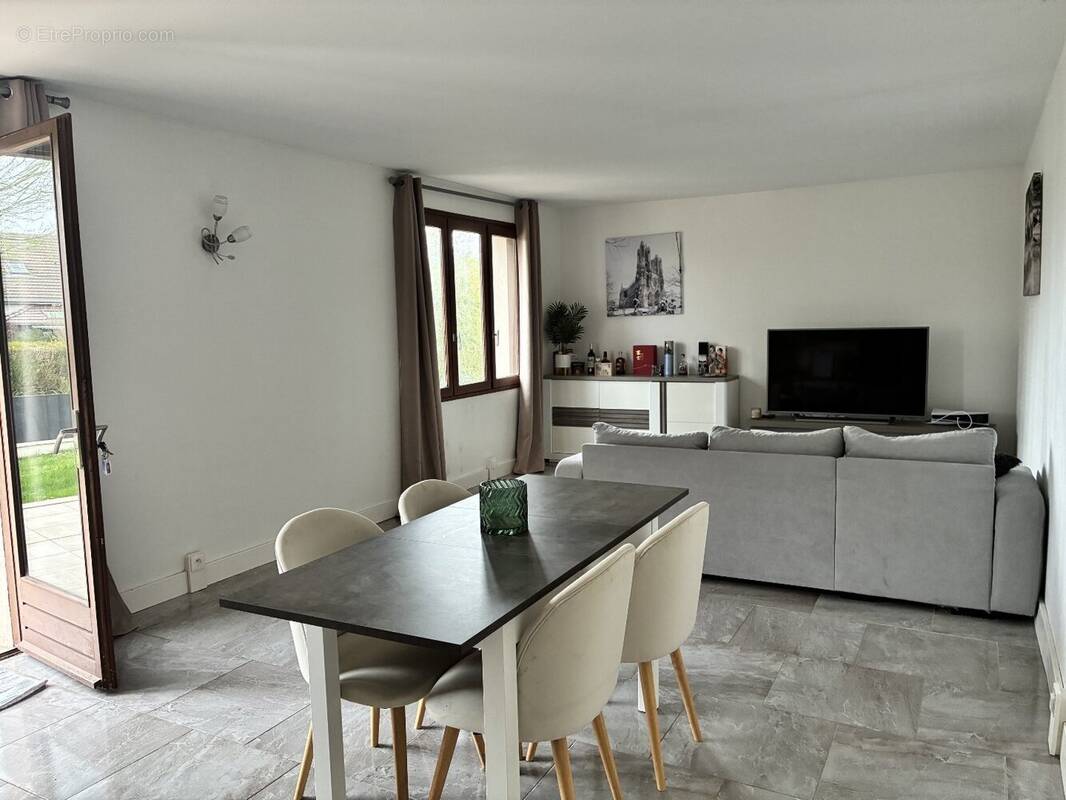 Appartement à SAINT-CHERON