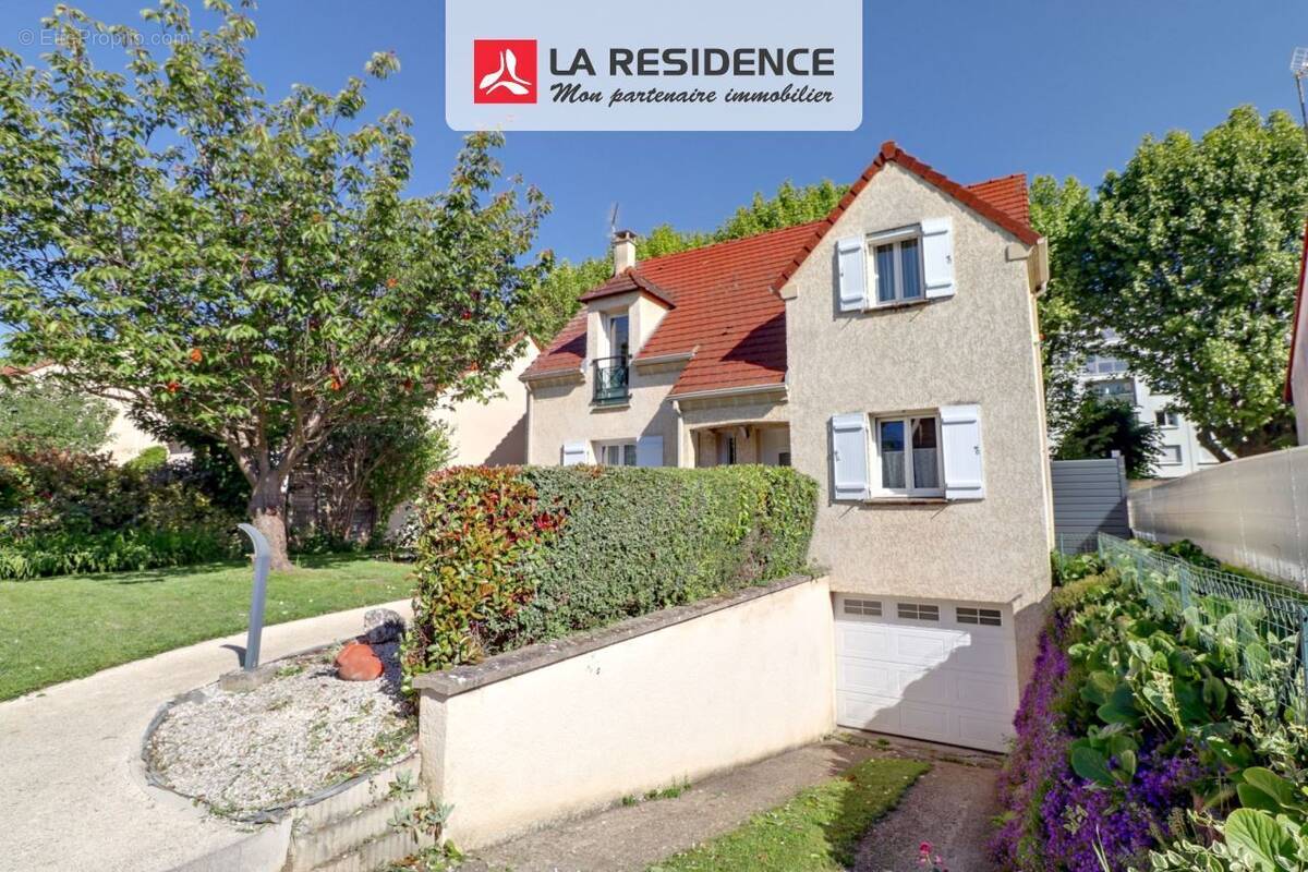 Maison 110 m² à Maurecourt  - photo 1