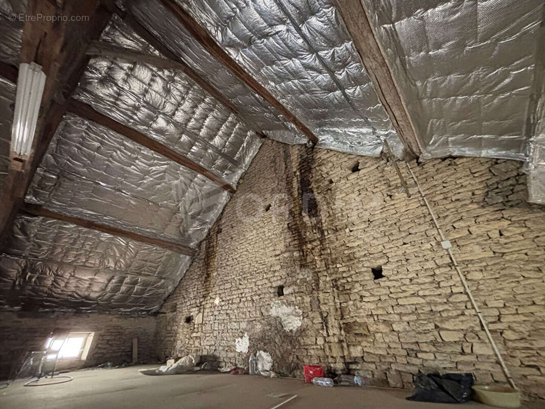 Maison à ANCY-LE-FRANC