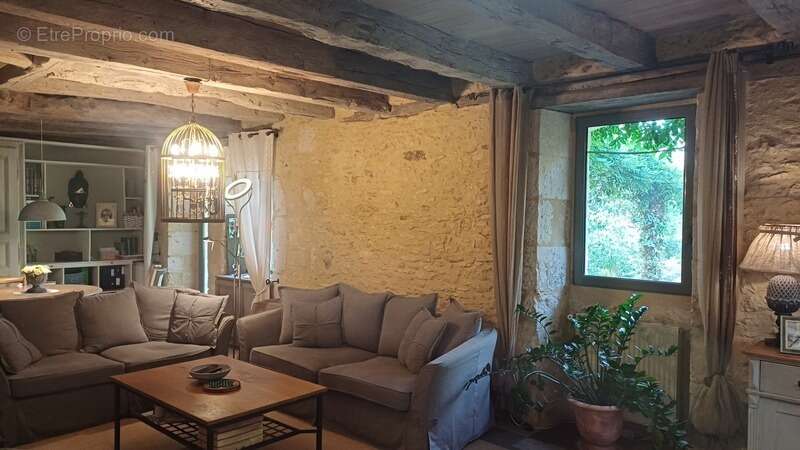 Maison à SAINTE-ALVERE