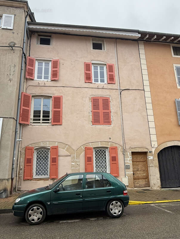 Appartement à THOISSEY