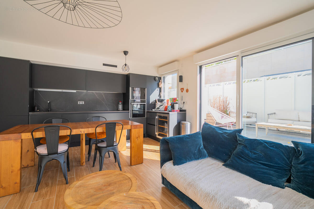 Appartement à MARSEILLE-7E