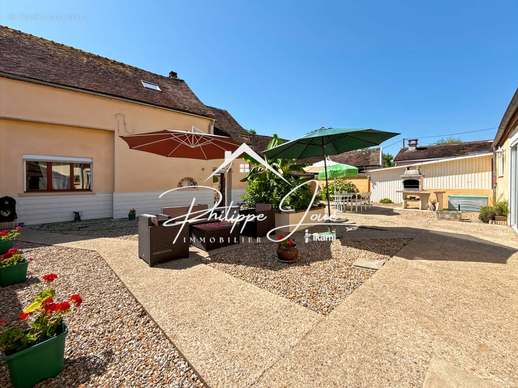 Maison à PONT-SUR-VANNE